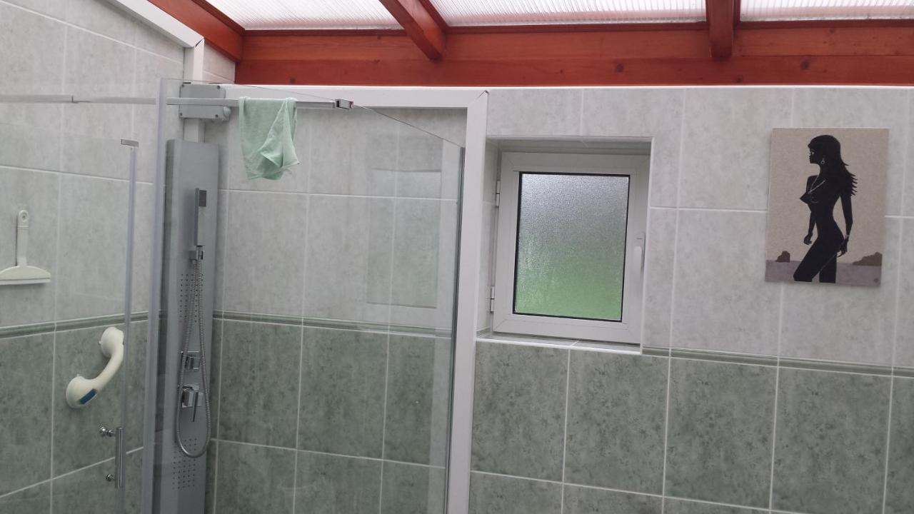 CHAMBRE PRIVEE AVEC SALON, garage voiture, vélos, motos Tourville-sur-Arques Esterno foto