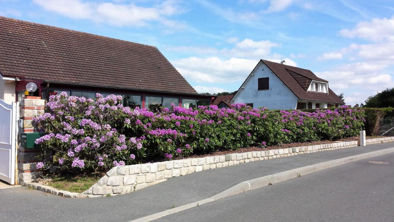 CHAMBRE PRIVEE AVEC SALON, garage voiture, vélos, motos Tourville-sur-Arques Esterno foto