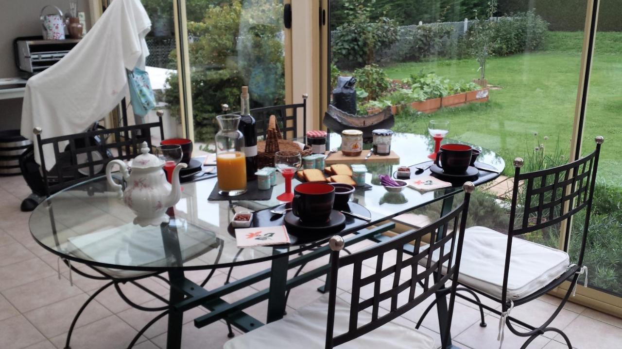 CHAMBRE PRIVEE AVEC SALON, garage voiture, vélos, motos Tourville-sur-Arques Esterno foto