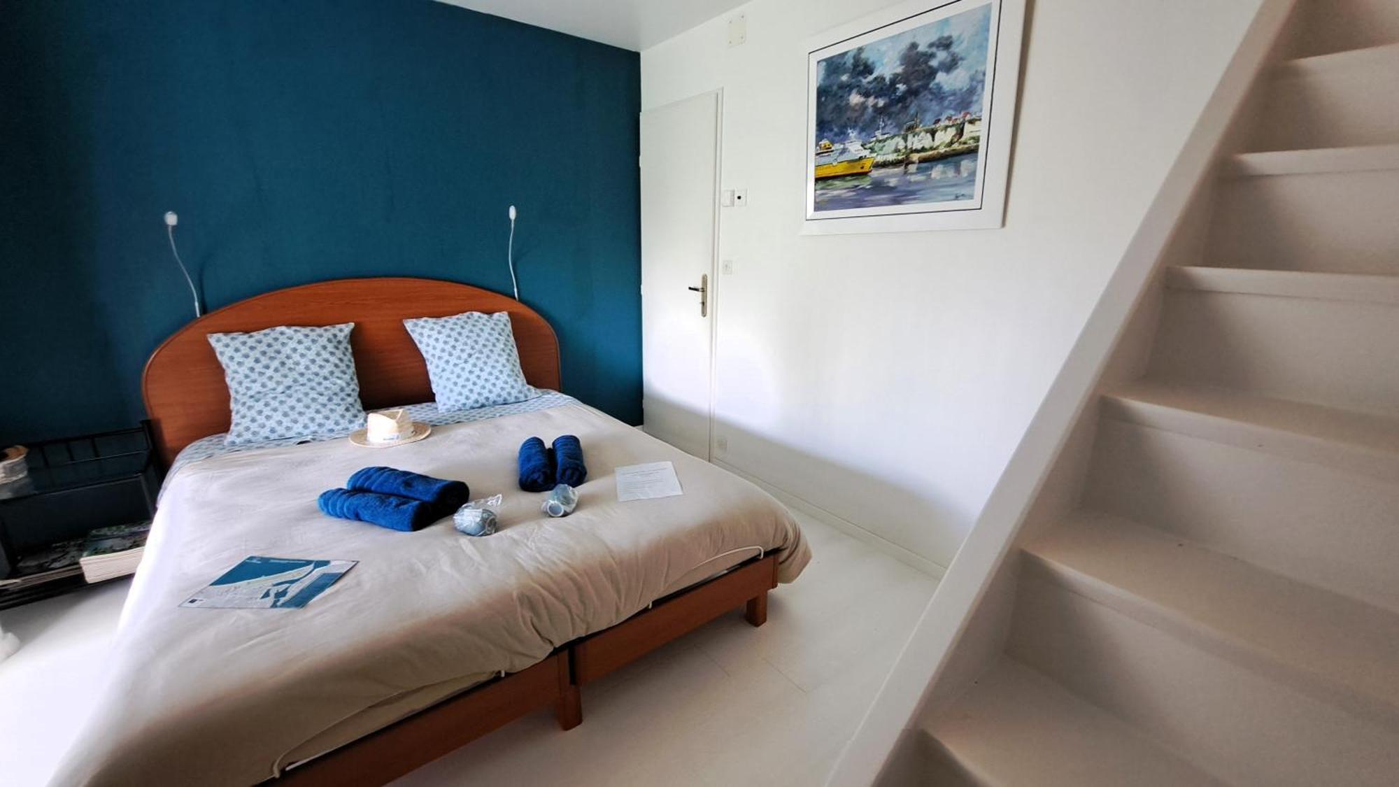 CHAMBRE PRIVEE AVEC SALON, garage voiture, vélos, motos Tourville-sur-Arques Esterno foto