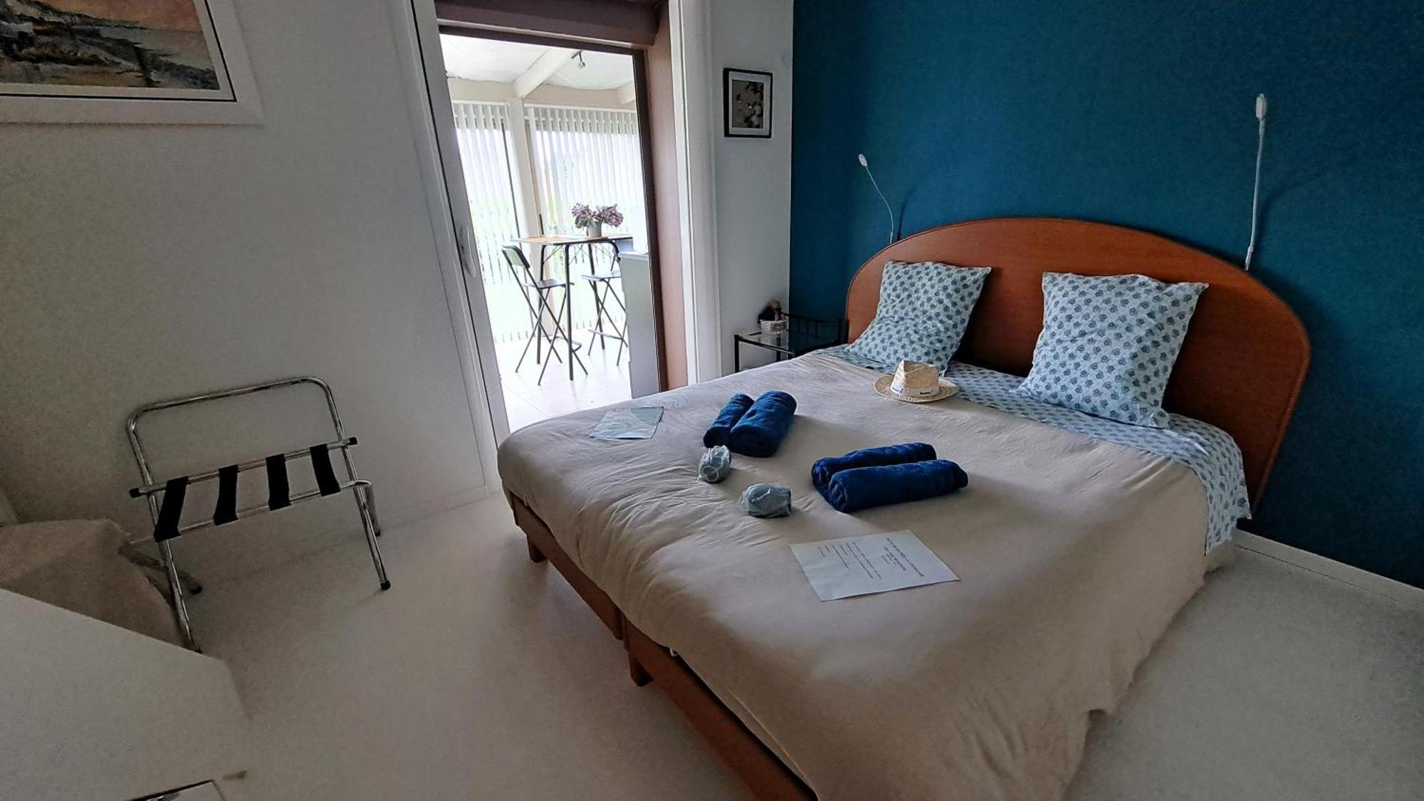 CHAMBRE PRIVEE AVEC SALON, garage voiture, vélos, motos Tourville-sur-Arques Esterno foto