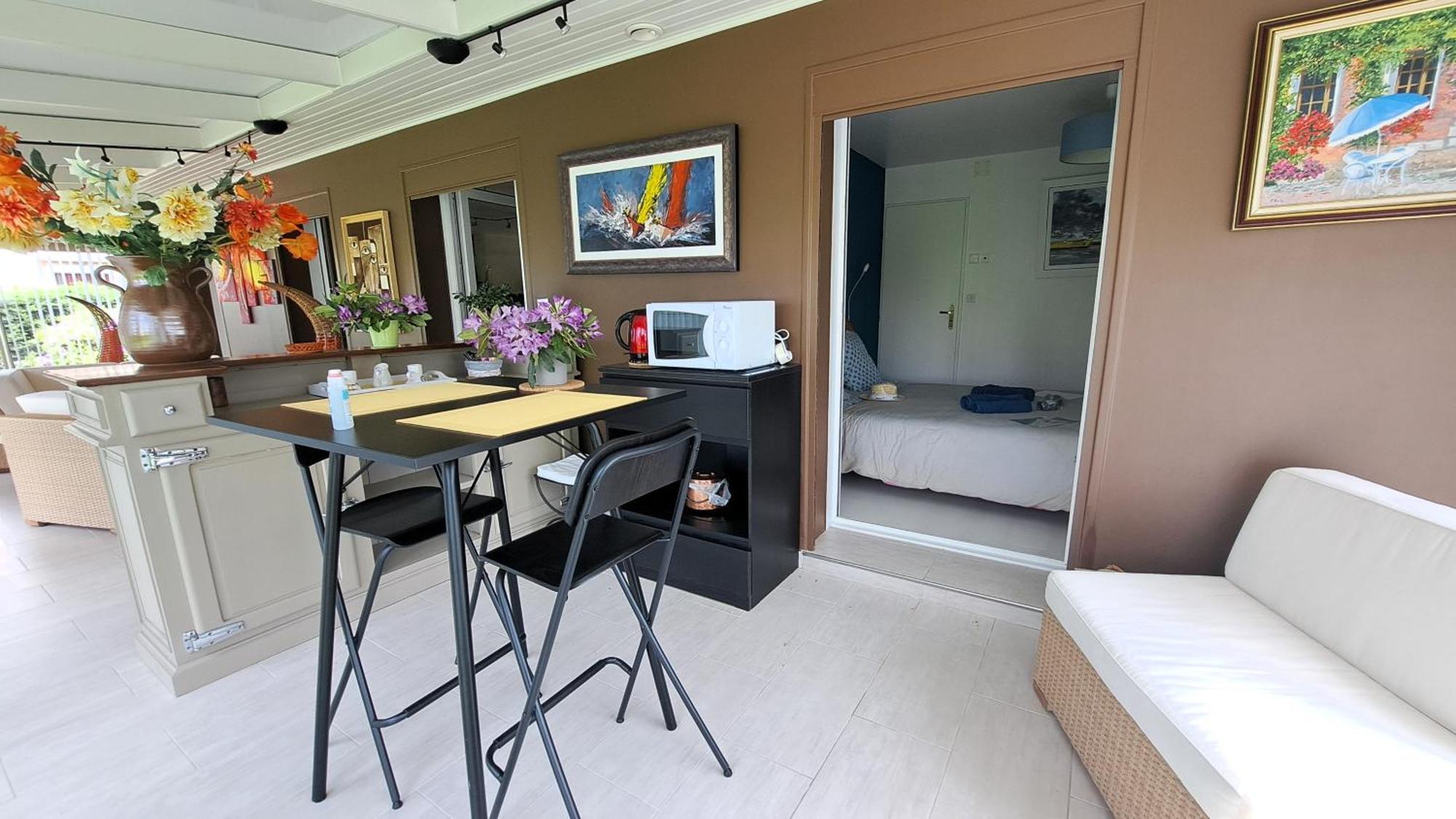 CHAMBRE PRIVEE AVEC SALON, garage voiture, vélos, motos Tourville-sur-Arques Esterno foto