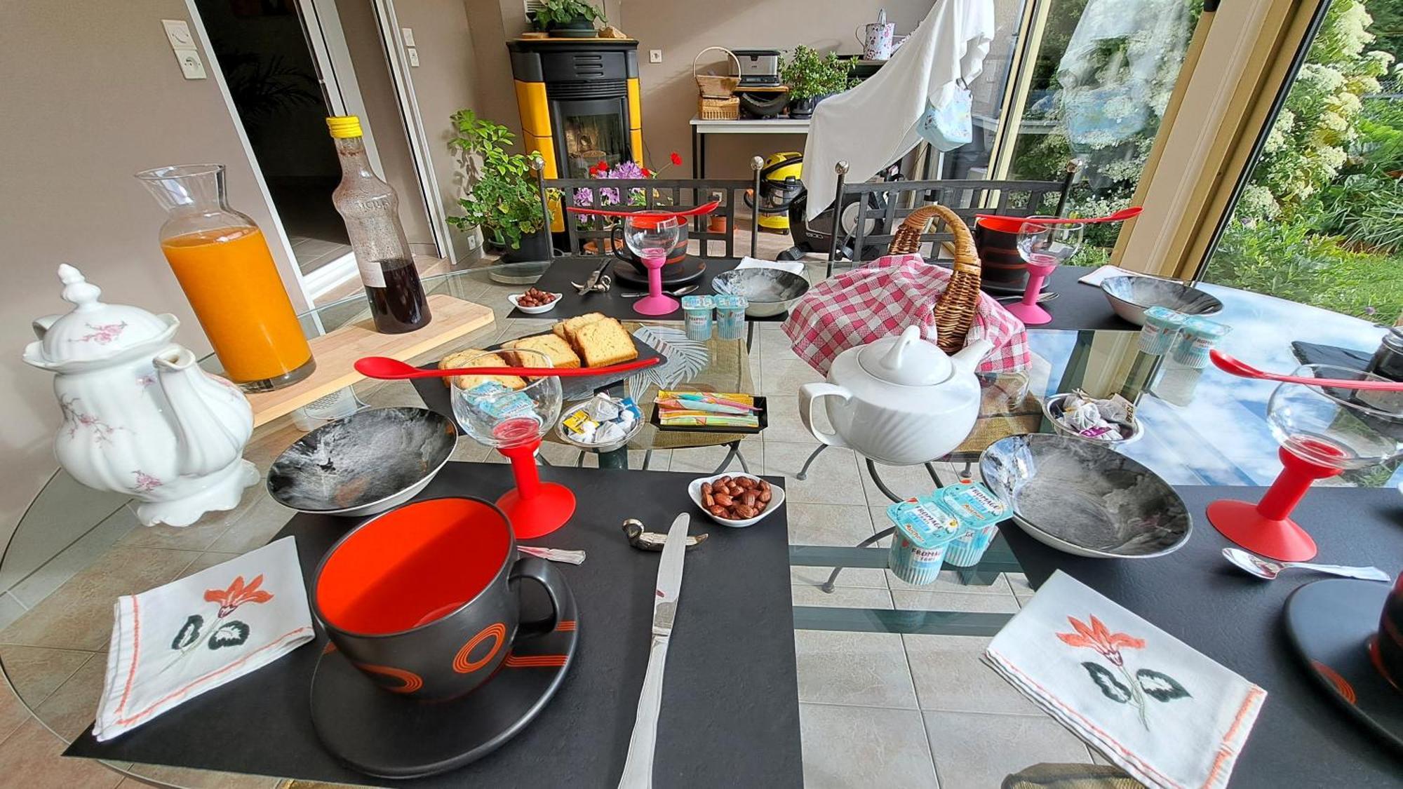 CHAMBRE PRIVEE AVEC SALON, garage voiture, vélos, motos Tourville-sur-Arques Esterno foto